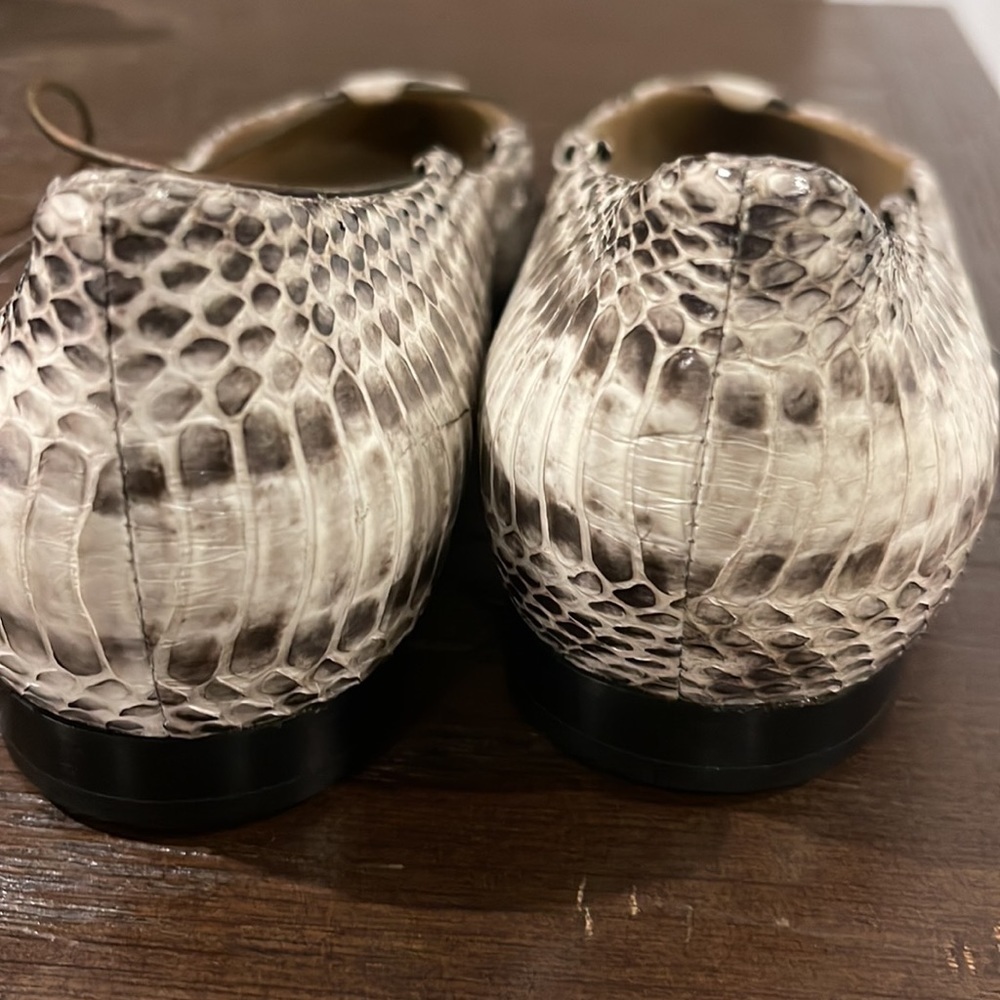 NWOB Michael KORS Collection Snakeskin Flats, 37.5 (US 7.5) - Picture 4 of 9